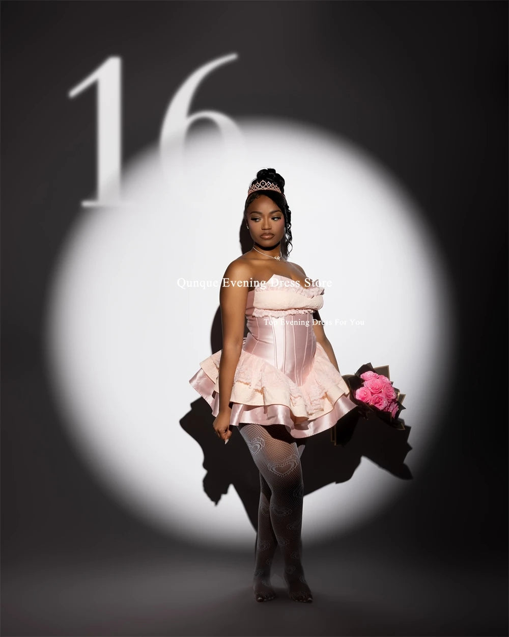 Qunque Luxury Short Satin Prom Dresses For Black Girls Sexy Strapless Lace Tiered Mini Party Gowns Vestidos De Festa Customized