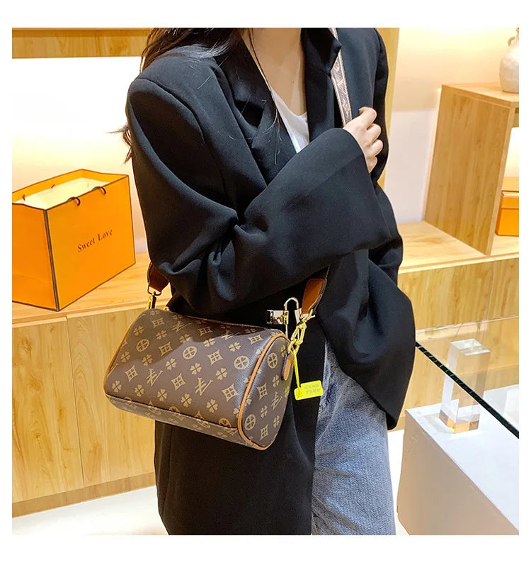 New designer luxury women's handbag multifunctional sloping shoulder handbag portable travel daily handbag