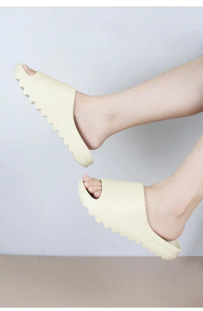 Brand High Quality Super Soft EVA Sole Summer Slippers for Men Bathroom Slippers Home Slides Couple Beach  Male Slipper