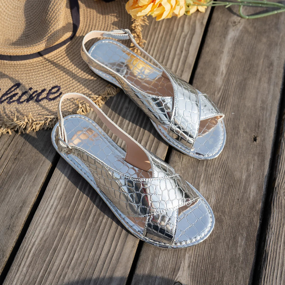 2025 Luxury Sexy Women's Sandals Classic Gold Silver Buckle Summer Ladies Shoes Large Size 43 Lightweight Comfort Beach Sandals