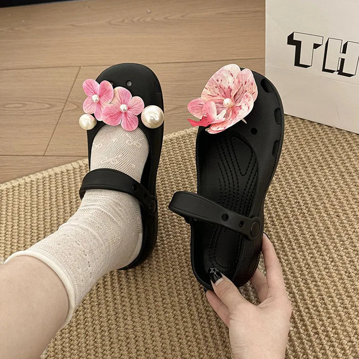 Clogs Summer Slippers Women Luxury Pearl Metal Flower Mary Janes Designer Ballet Shoes Girls Corc Charms Sandals Indoor Outdoor