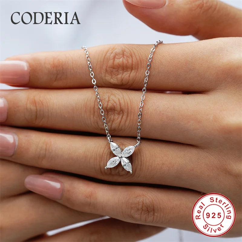 Single 0.3CT Moissanite Necklace Plated with 14K White Gold Fashion 925 Sterling Silver Four-Leaf Clover Pendant Clavicle Chain