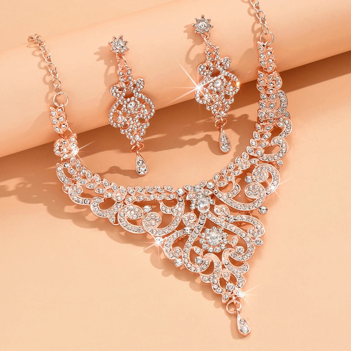 Design Sense Palace Style Jewelry Set, High-End Luxury Rhinestone Inlaid Women's Jewelry Accessories