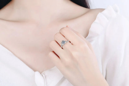Pigeon's Egg Ring 1ct Women Moissanite PT950 Platinum - Crystal Moissanite Diamond-Like Brilliance