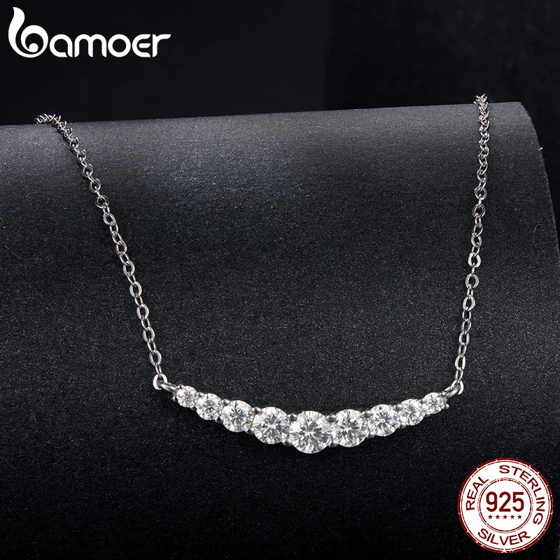 BAMOER Moissanite Smile Necklace, Round Brilliant Cutting Lab Grown Diamond Gold Plated 43cm 925 Sterling Silver Necklaces