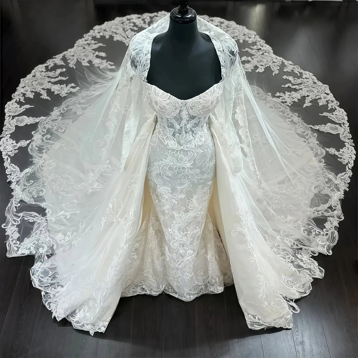 Customized Luxury Sweetheart Neckline 2 In 1 Wedding Dresses With Beadings Lace Appliques Detachable Train Bridal Gown