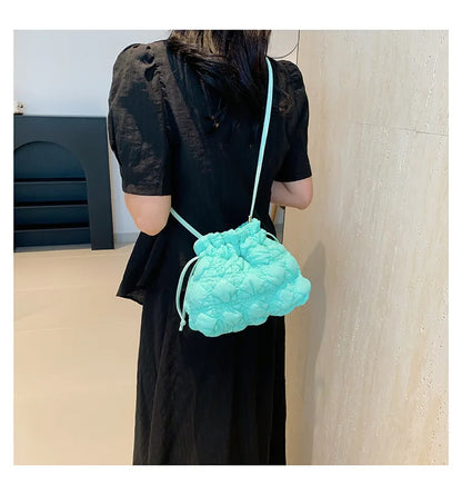 Women Drawstring Shoulder Bags Detachable Strap Quilted Crossbody Bag Solid Color Soft Padding Handbag for Outdoor Travel