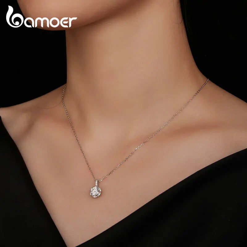 Bamoer 1 Carat Round Brilliant Cut Moissanite Pendant Necklace 925 Silver Flower Lab Diamond Test Past D Color Gemstone Necklace