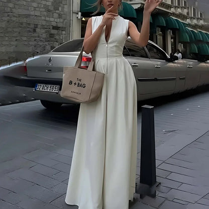 Fashion Sleeveless Jumpsuits Women's Trendy Solid Color V-Neck Zipper Loose Pockets High Waist Wide Leg Pants One Piece Outfits