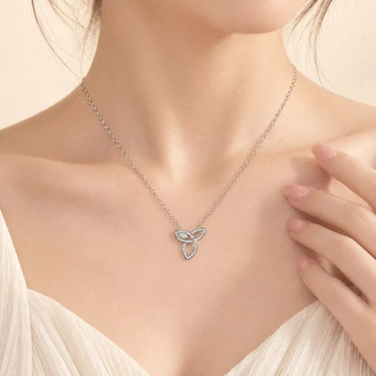 Platinum Pt950 Diamond-Encrusted Three-Leaf Knot Necklace, Featuring A Horse-Eye Pendant, Luxurious Chain Moissanite Jewelry