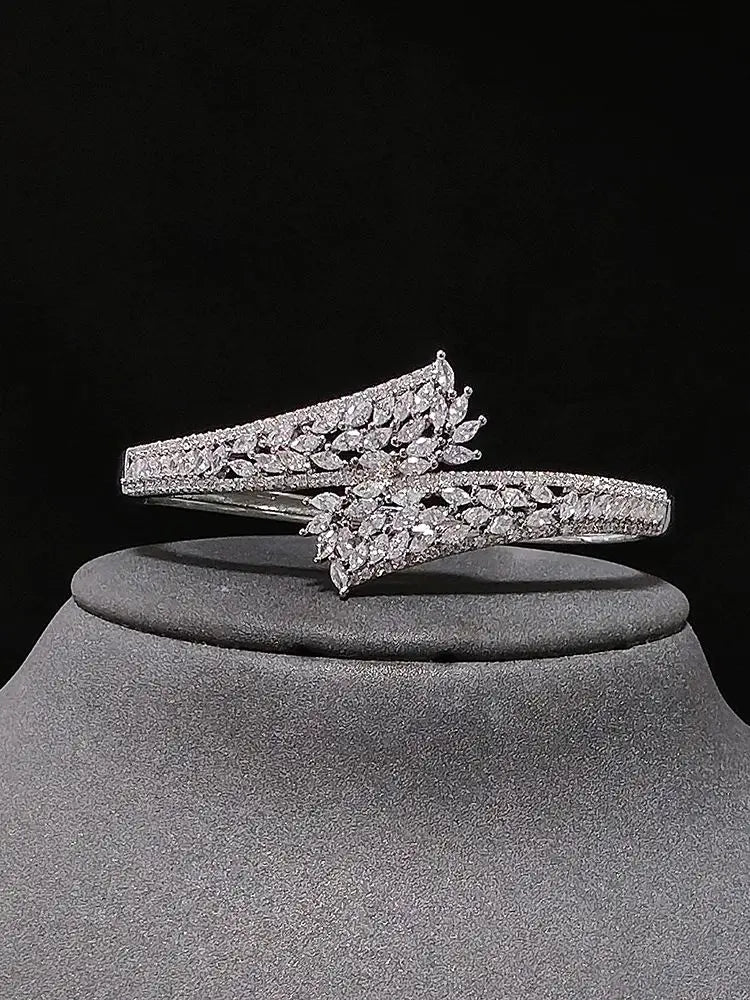 New Arrival Luxury Carved  Bracelet Bangle for Women Anniversary Gift Valentine's Day Gift Jewelry S8258