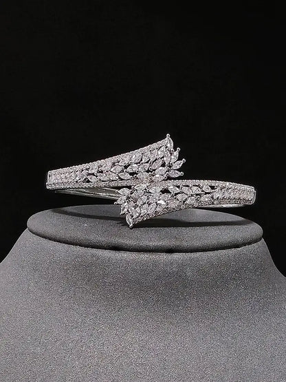 New Arrival Luxury Carved  Bracelet Bangle for Women Anniversary Gift Valentine's Day Gift Jewelry S8258