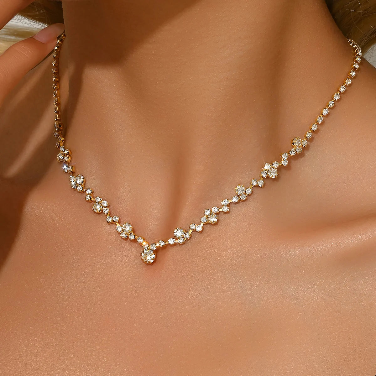 Simple and Exquisite Full Diamond Necklace Jewelry Hot Selling Necklace Full Diamond Collarbone Dinner Dress Light Luxury Elegan