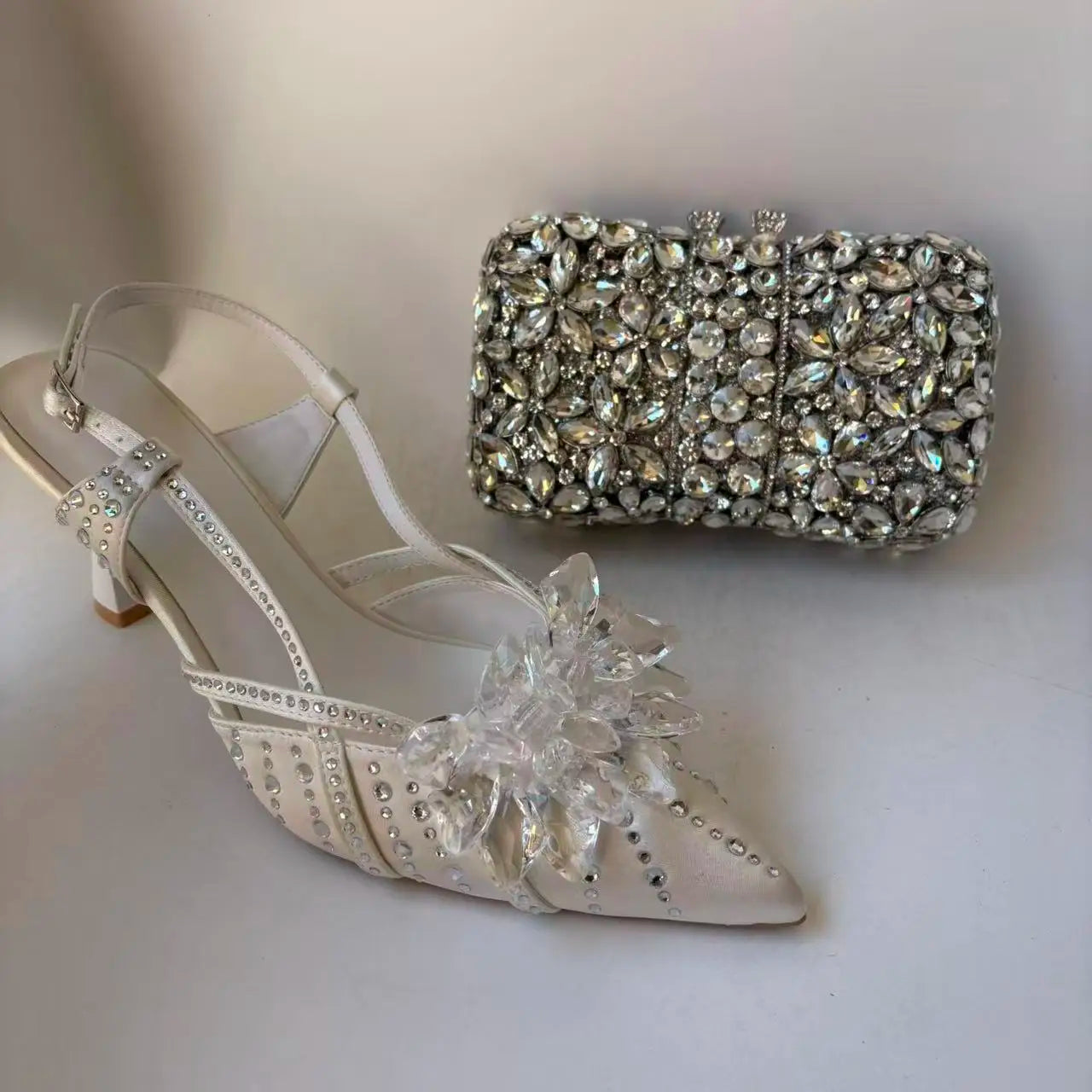 Insightlink Latest Shoes Women Luxury Rhinestone Crystal Pumps 2024 New Fashion Slippers Sandals Party Low Heels Elegant Italian
