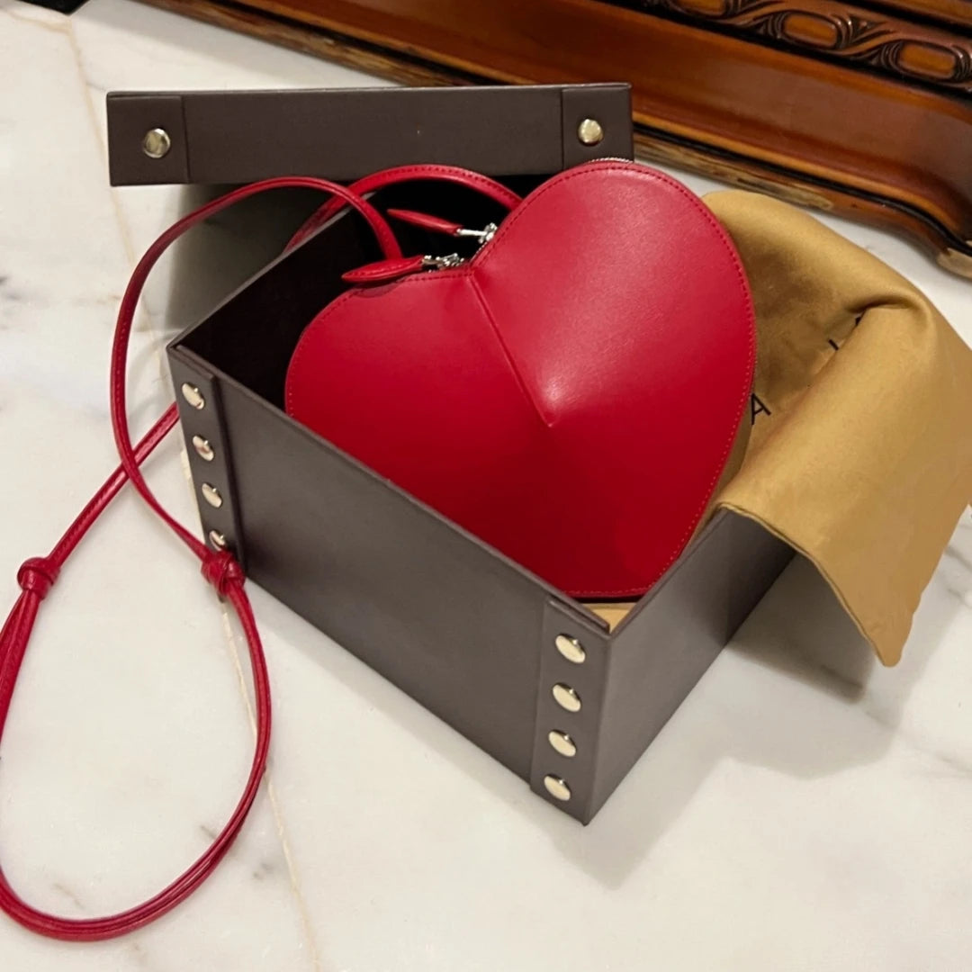 High-End Mini Love Bag Fashionable Peach Heart Box Bag Niche Design Stylish Bag Textured Single Shoulder Crossbody Bag Gift Box