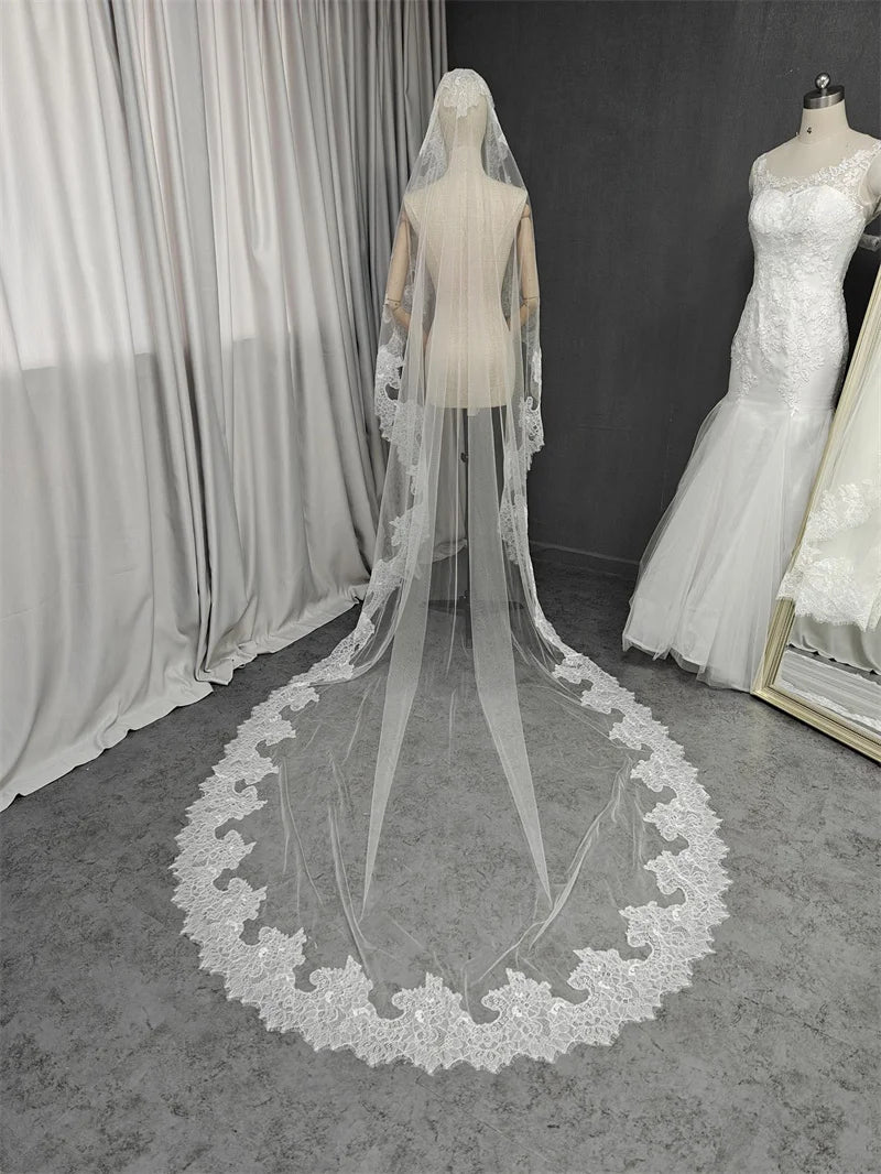 Customized Wedding Veil with Chantilly Eyelash Lace, 2m/2.5m/3m Mantilla Veil, Ivory Bridal Veil with Hidden Comb