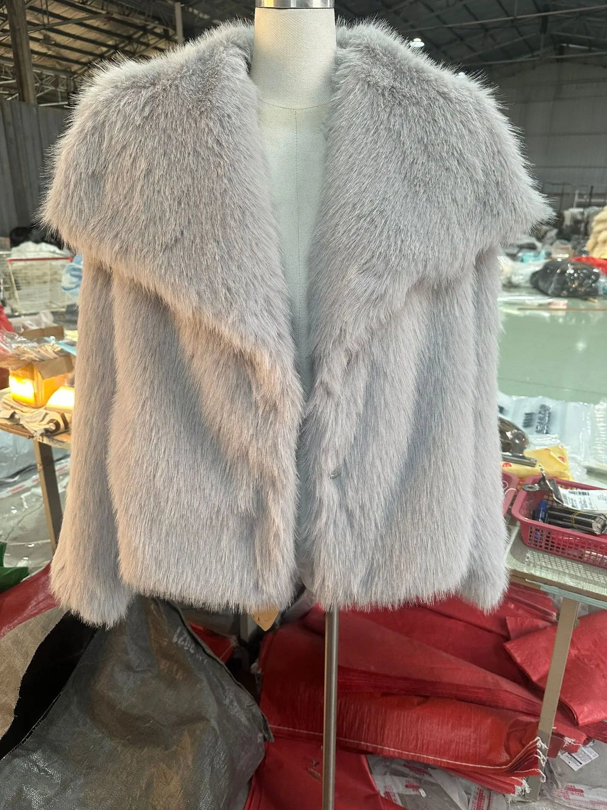Women's Winter Fur Coat Mink Fur Large Lapel Fluffy Short Top in Large Size for Warmth And Style