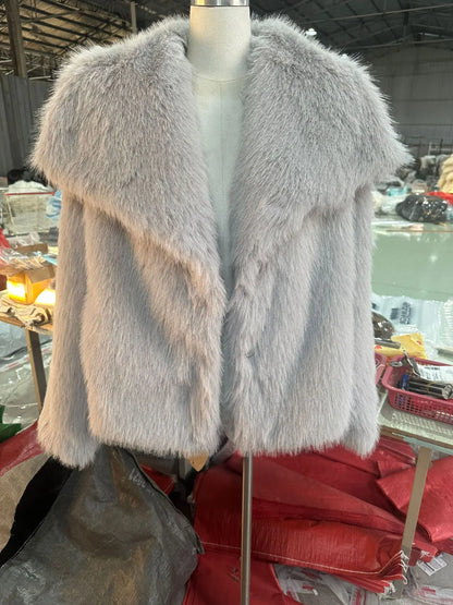 Women's Winter Fur Coat Mink Fur Large Lapel Fluffy Short Top in Large Size for Warmth And Style