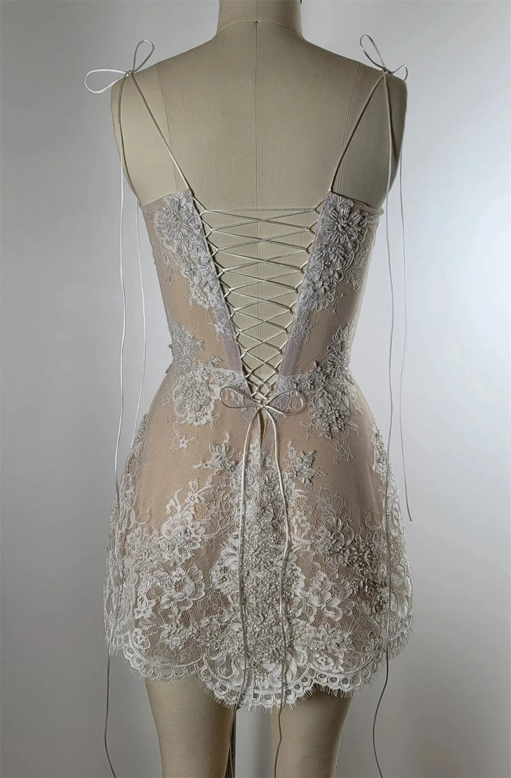Tokyo Customized White Spaghetti Strap Wedding Dresses Sleeveless Back Lace-Up Bridal Gowns Elegant Mini A-Line Wedding Gowns