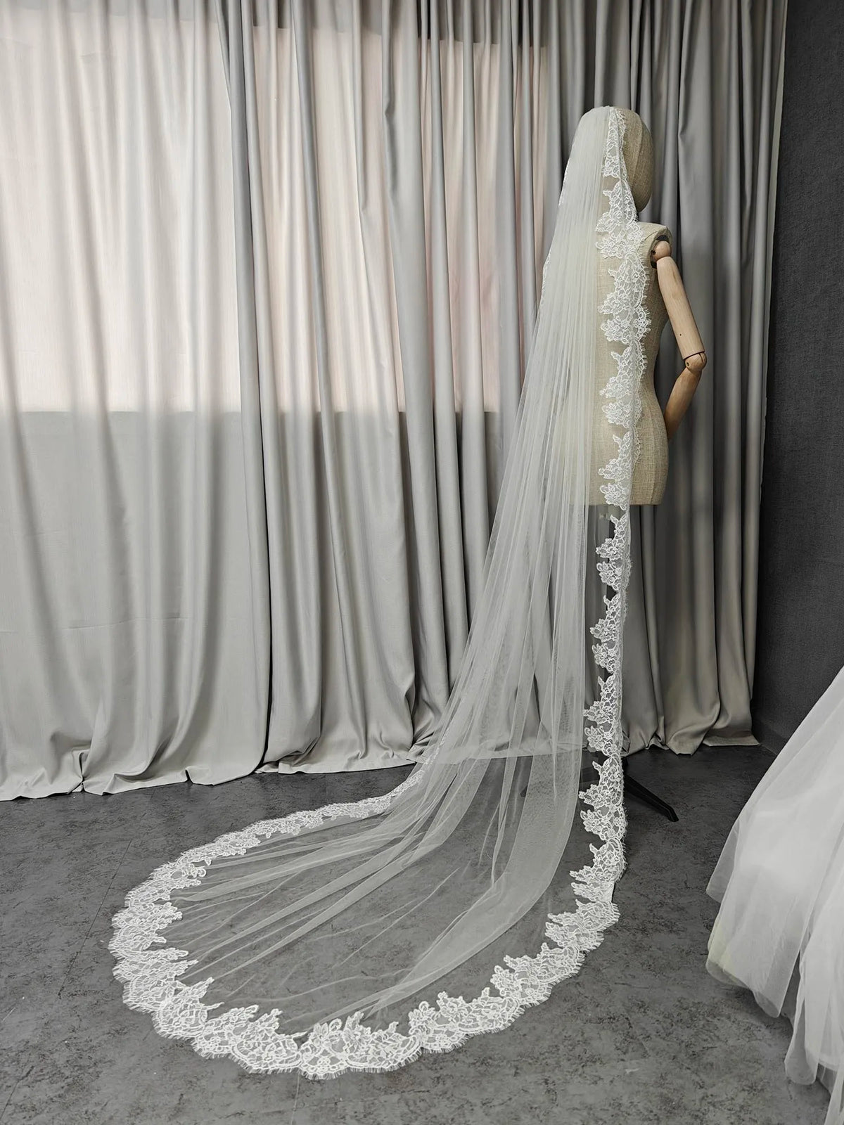 Customized Eyelash Lace Veil, 2m/2.5m/3m Wedding Veil with Comb, 1.5m Width Ivory Bridal Veil with Eyelash Lace