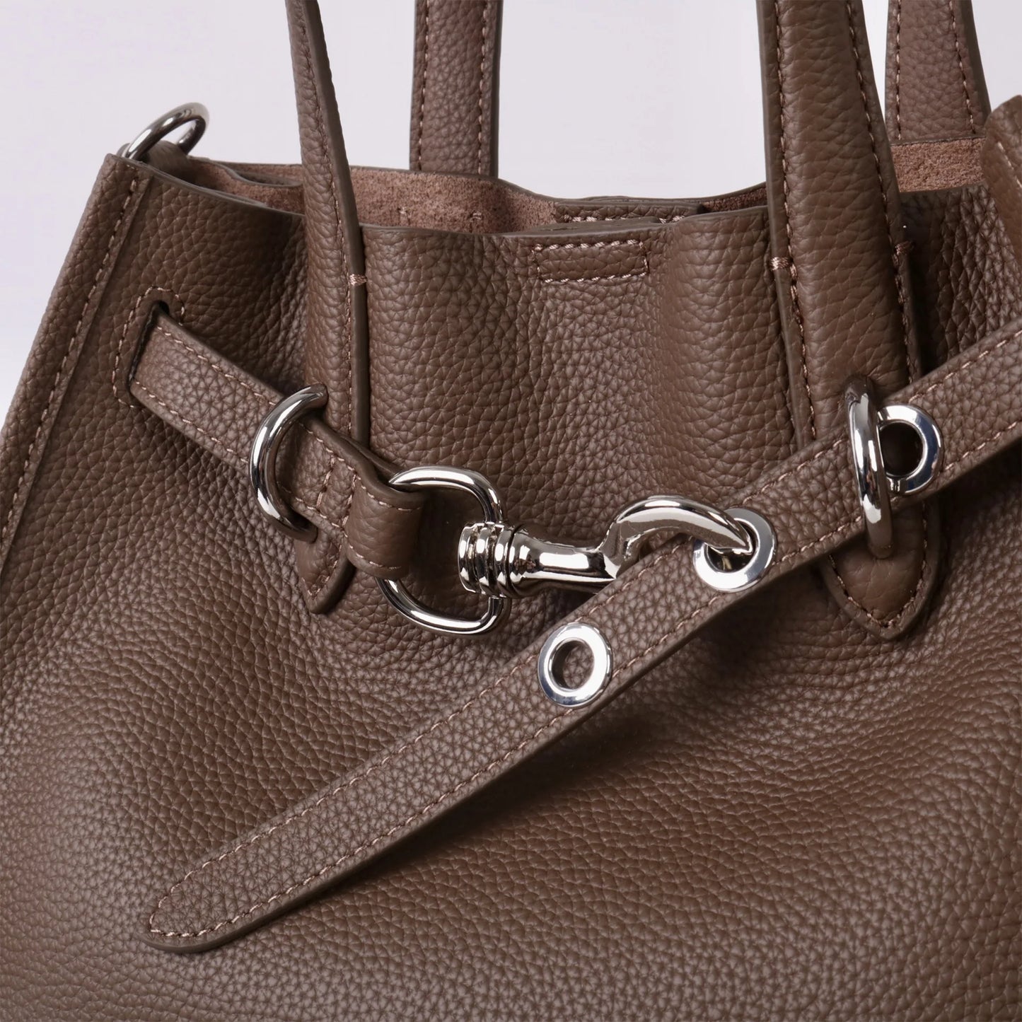 2026 Top grade Women's Genuine Leather Bag High Quality Casual Versatile Handbags Female Shoulder Bags Commute Totes Coffee