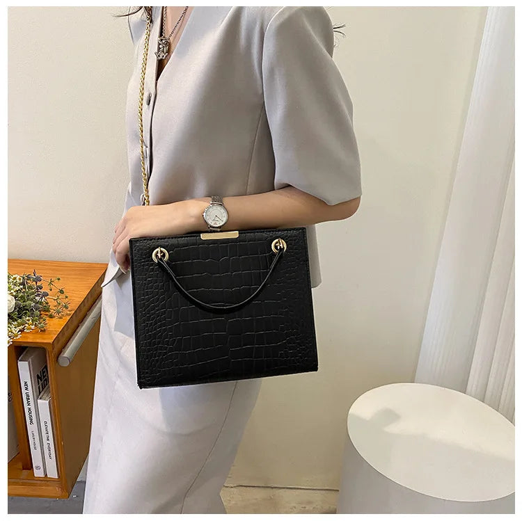 2026 Fashion Luxury Female Crossbody Bags for Women Designer Shoulder Bag Chain Solid Color Messenger Bag Handbags