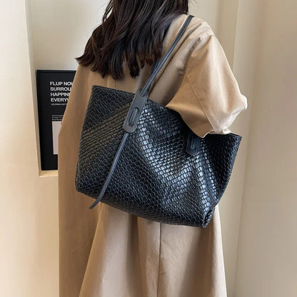 Autumn and Winter Trendy Vintage Rhombic Woven Shoulder Bags Large Capacity Underarm Bag Daily Commuting Bag Casual Handbags