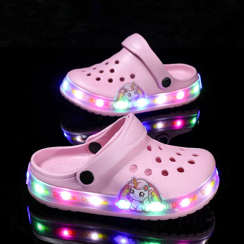 Light Sandals for Girls Pink Cartoon Printing Summer Beach Kids Shoes Outdoor Non-slip Classic Design Children's Casual Clogs