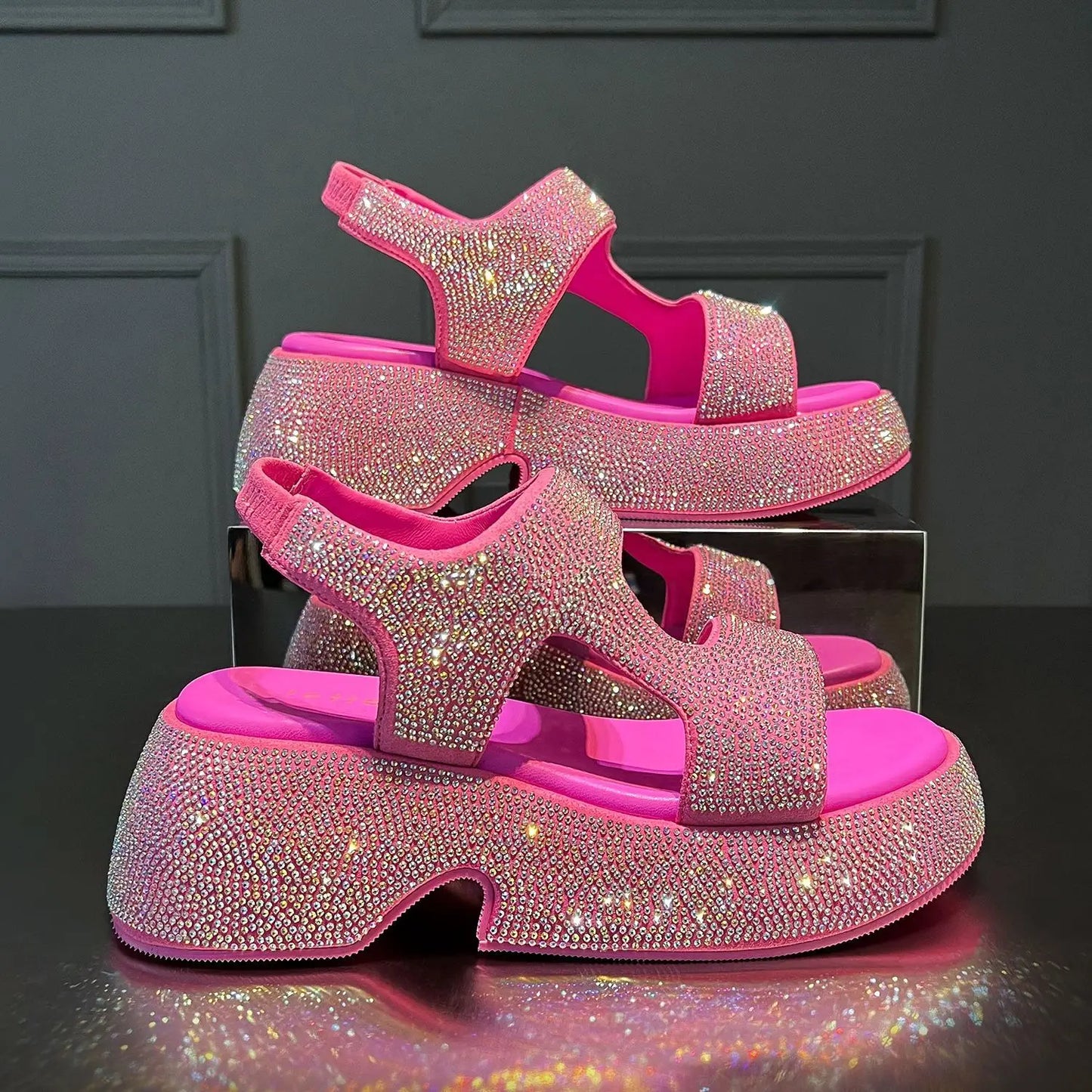 Fashion Luxury Rhinestone Women Sandals Summer New Sheepskin Elastic Band Thick-soled Open-toed Roman Flat Sandals