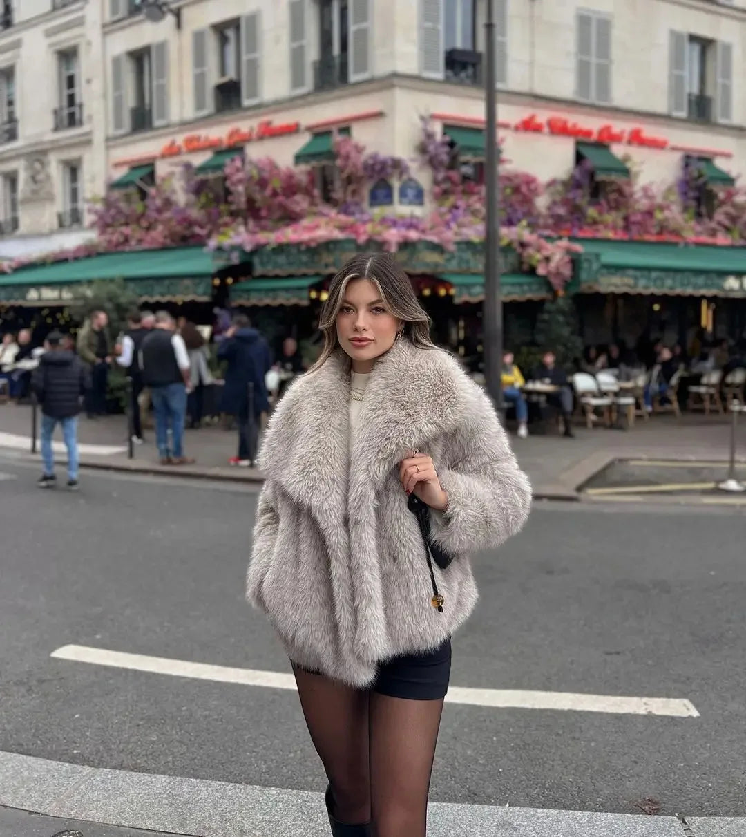 Women's Winter Fur Coat Mink Fur Large Lapel Fluffy Short Top in Large Size for Warmth And Style