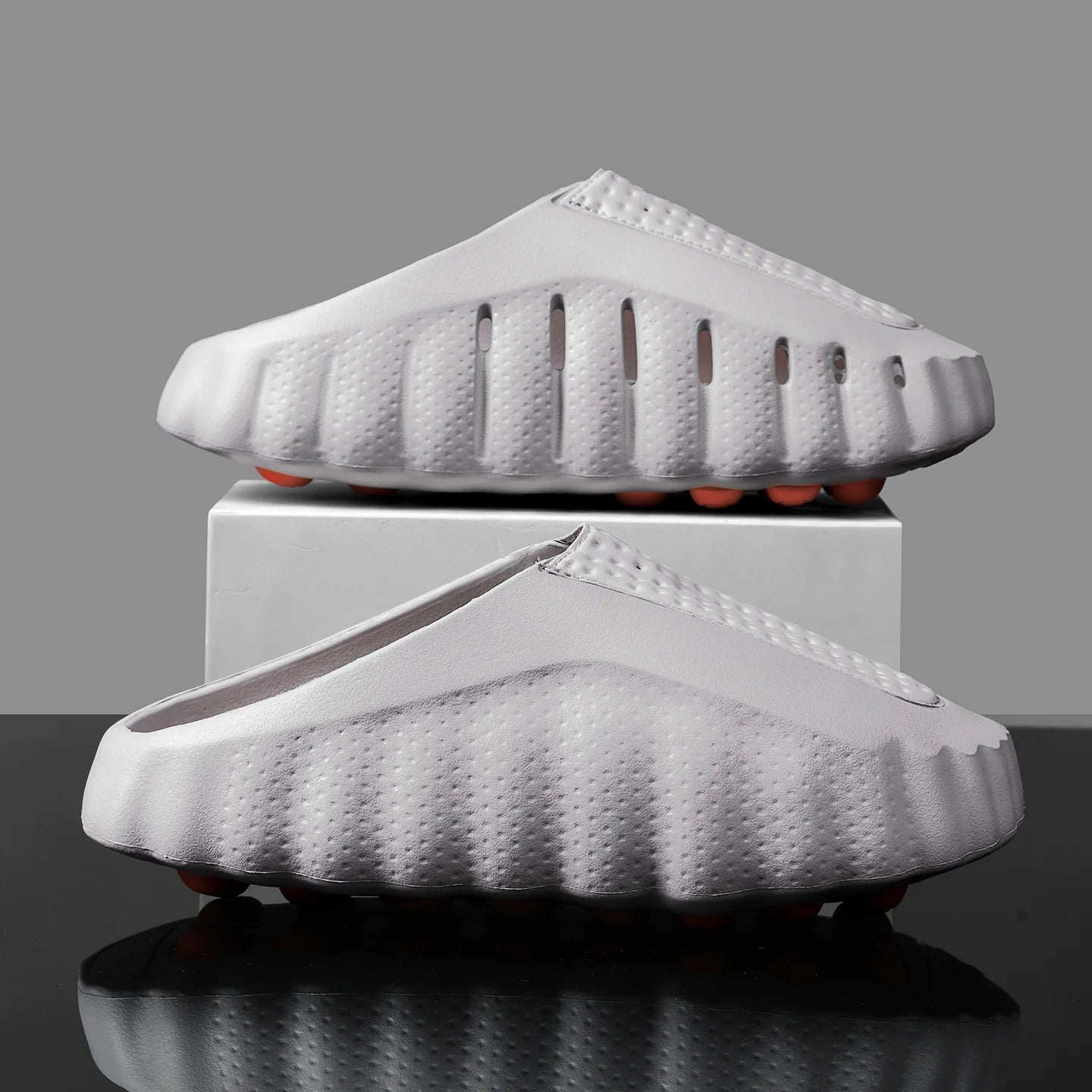 Men Slippers Thick Sole Slides Breathable EVA Slippers Shock Absorb Non Slip Woman Bathroom Beach Sandals Casual Footwear Unisex