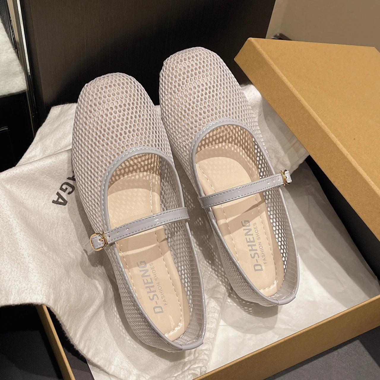 Women Luxury Sandals Flats Shallow Beach Comfort Retro Female Mary Jane Fishing Net Ballet Shoes Women's Soft Bottom Flat Hollow