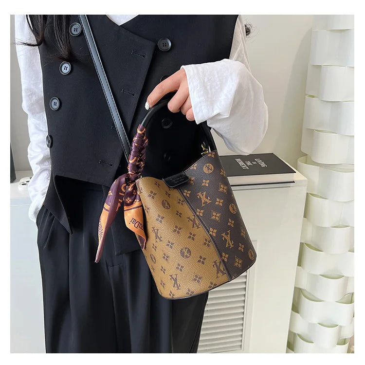 2025 Luxury Designer Women'S Shoulder Bag High-End Fashional Water Bucket Bag Crossbody Bags Unique Women Clutch Travel Tote Bag