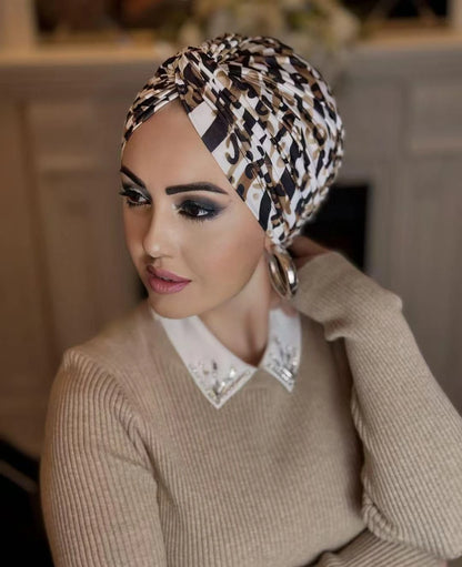 1PCS Women Headscarf French Retro Style Light Luxury Patterned Headscarf Matching Exudes Temperament