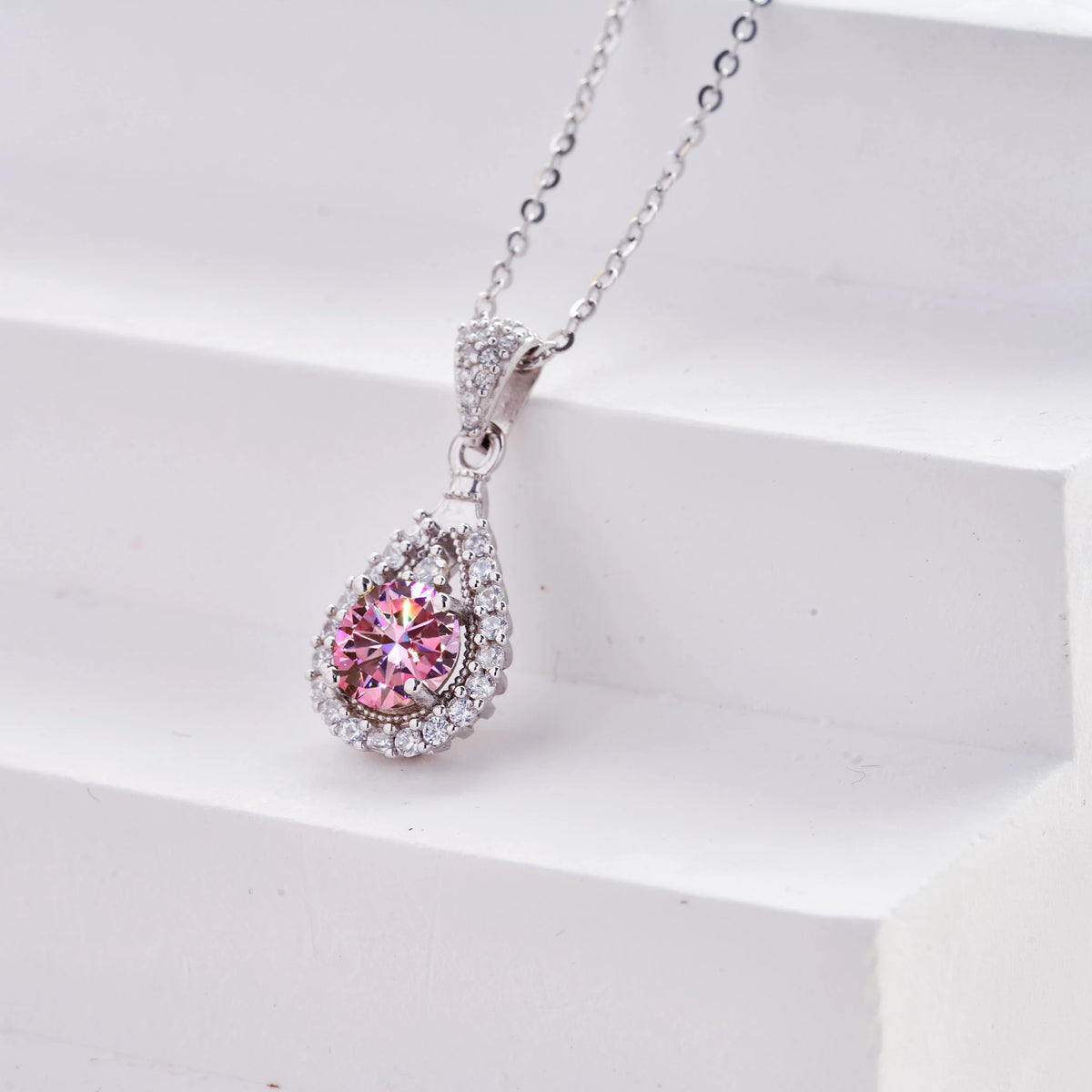 Pink Color Moissanite Pendant Necklace 1 Carat 6.5mm Real Gra Lab Diamond Pendant Necklace 925 Sterling Silver Luxury Jewelry