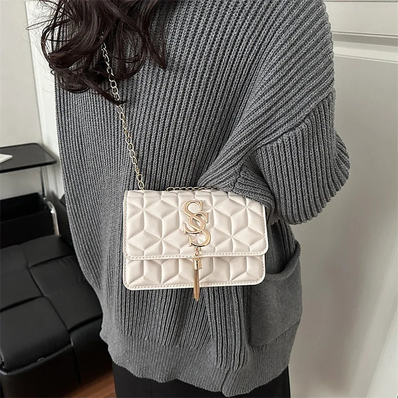 Light Luxury Trend Argyle Quilted Small Square Bag Metal Letter Tassel Flap Crossbody Bags Commuting Fashion Shoulder Bag