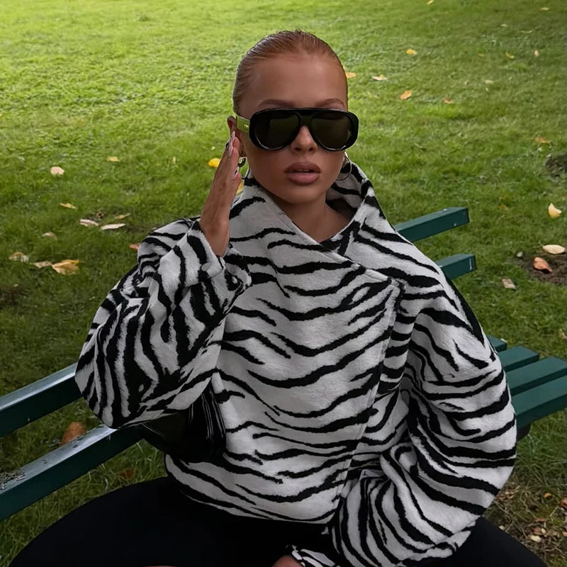 Fashion Women's Zebra Stripe Print Jacket Stand Collar Full Sleeve Loose Oversize Jackets Female 2026 Autumn Street Lady Coat