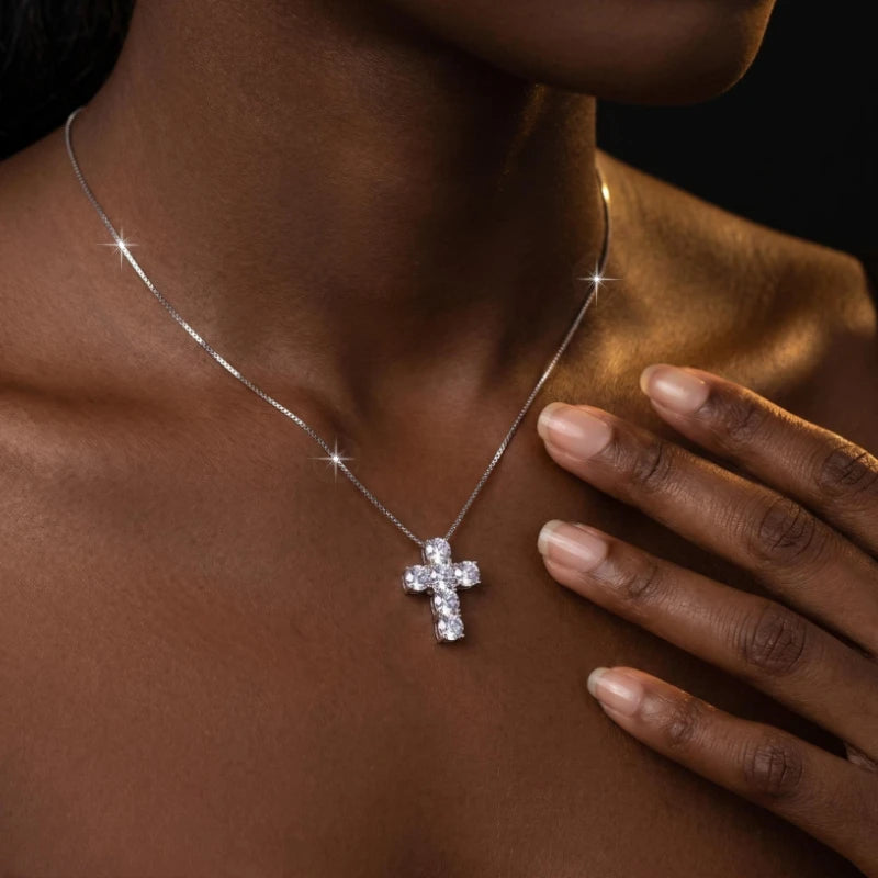 A 925 Silver 3 Carat Moissanite Cross Personality Fashion Simple Men's and Women's High Quality Pendant Necklace