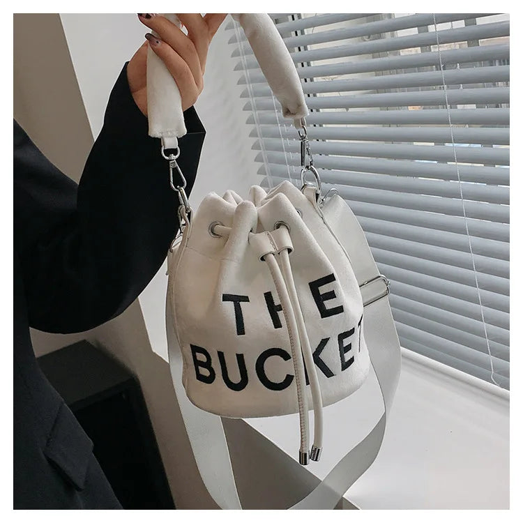 New Fashion Women's Bucket Bag Trend Brand Personality Plush Shoulder Bag High-end Elegant Crossbody Bag Designer Luxury Handbag