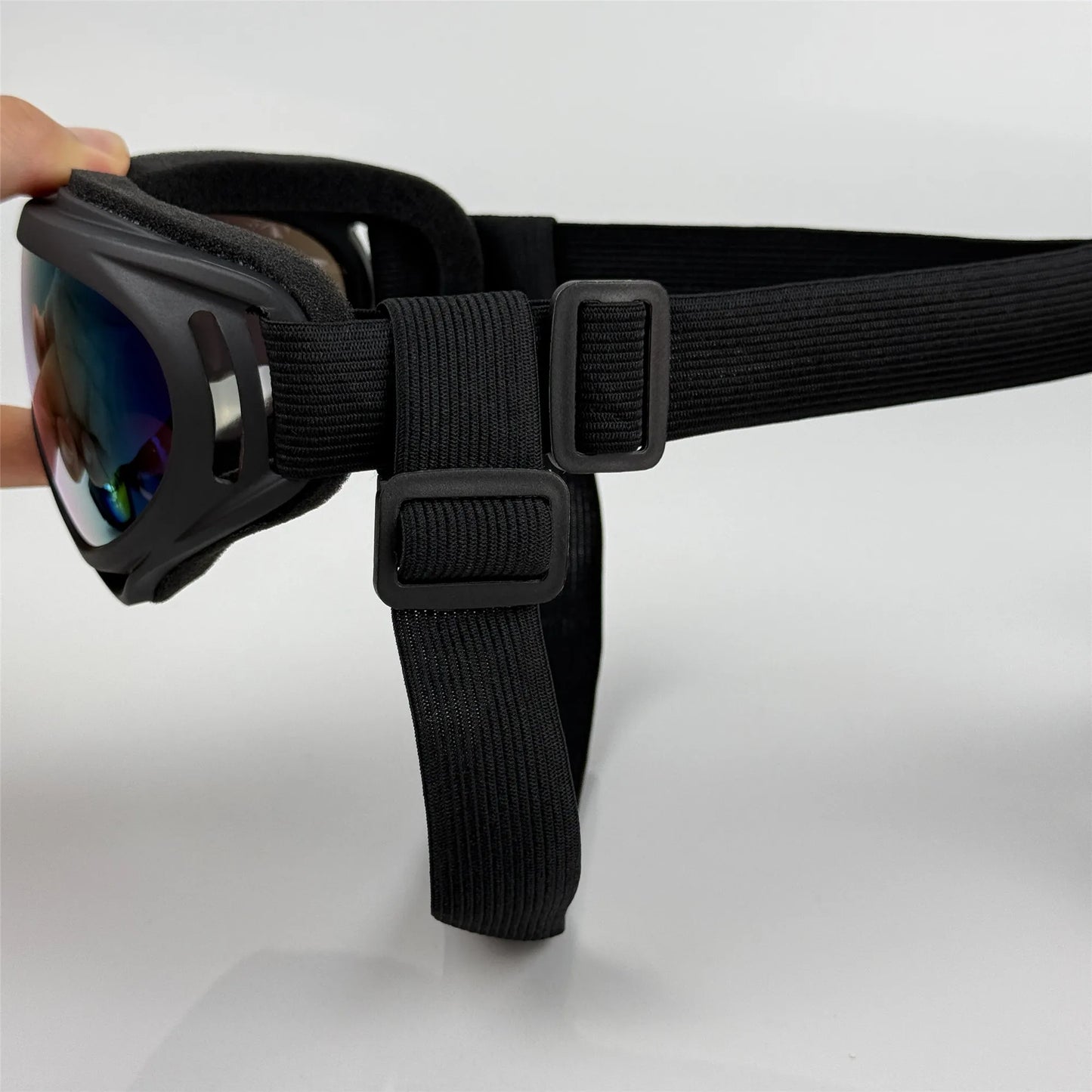 These Pet Dog Sunglasses Can Block Ultraviolet Rays, and the Dog Goggles Are Windproof and Dustproof.