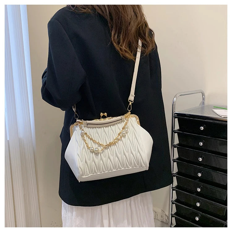New Summer Women's Shoulder Bag Thick chain Handbag Sense of luxury Ladies Clouds Crossbody Messenger Bags Designer PU Women Bag