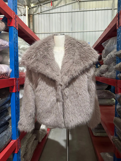 Women's Winter Fur Coat Mink Fur Large Lapel Fluffy Short Top in Large Size for Warmth And Style
