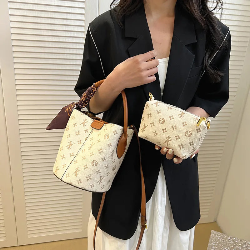 2025 Luxury Designer Women'S Shoulder Bag High-End Fashional Water Bucket Bag Crossbody Bags Unique Women Clutch Travel Tote Bag
