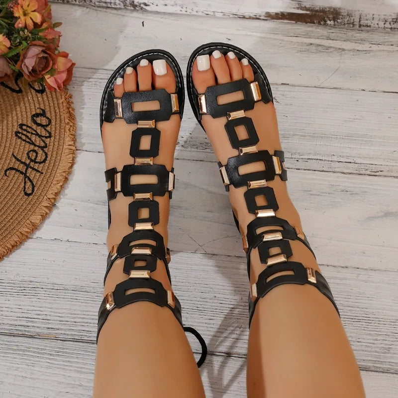2026 Summer Luxury Round Toe PU Women's Sandals Fashionable Flat Casual Beach Shoes Stylish Metallic Decoration Women's Sandals