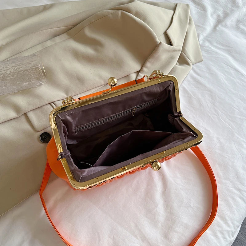 New Summer Women's Shoulder Bag Thick chain Handbag Sense of luxury Ladies Clouds Crossbody Messenger Bags Designer PU Women Bag