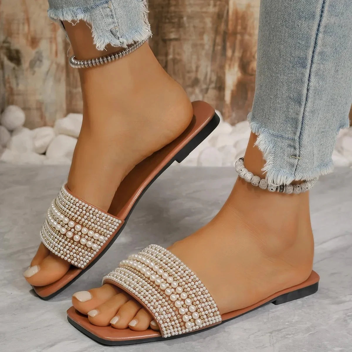 Women's Flat Bottom Sandals 2025 Summer New Style Beaded Rhinestone Shoes Womens Outdoor Fashion Slippers