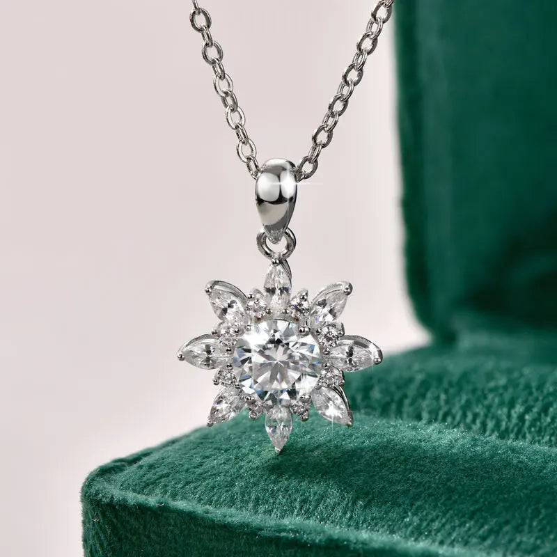 Rrjzz 1CT 6.5MM Moissanite Necklace for Women D Color Round Cut Lab Imitation Diamond 14K Gold Plated Pendant Necklace Jewelry