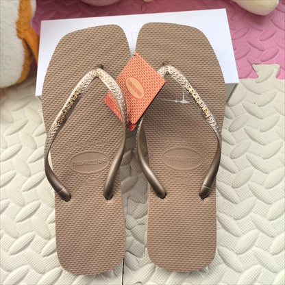 Summer 2026 New Women's Square Toe Flip Flops Outdoor Beach Sandals Luxury Women's Casual Slippers Size 35-42 Women's Shoes