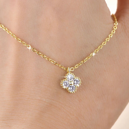 Rrjzz Lucky Clover D-Color Round Moissanite Necklace for Women Four-Leaf Flower Lab Imitation Diamond Pendant Necklace Jewelry