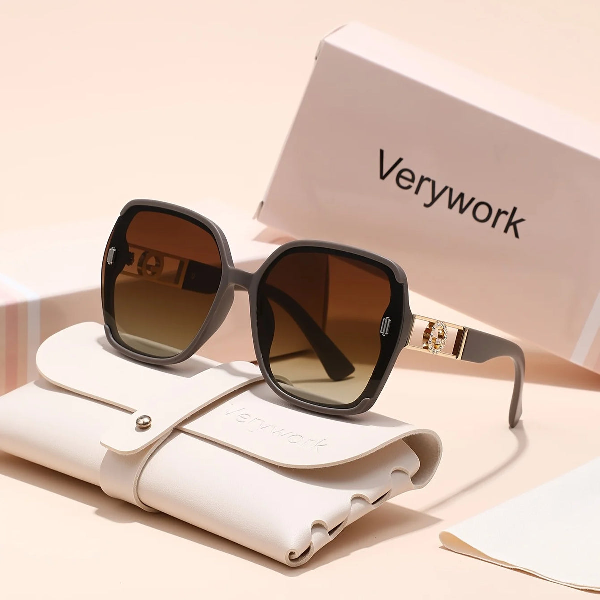 1PC Women's Classic Retro Square Fashion UV-Blocking Sunglasses High-End Eyewear Perfect Gift Choice